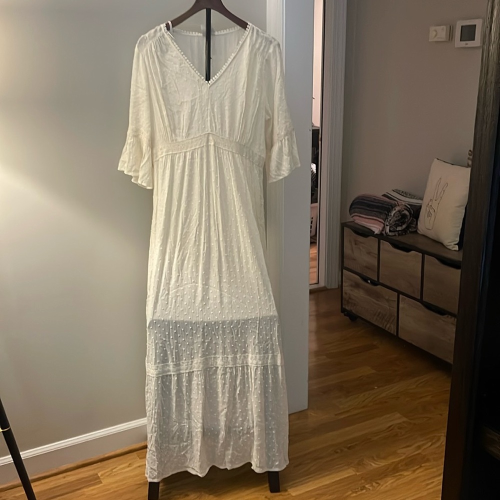 Beautiful boho cream dress. L. NWT